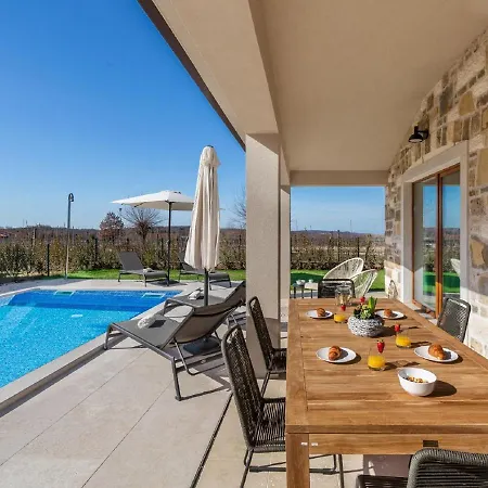 Gorgeous With Pool And Terrace Surrounded By Nature *