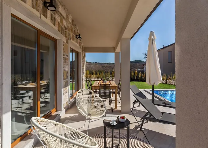 In Motovun With Private Pool And Views *